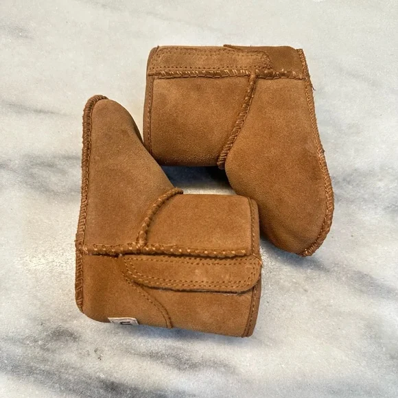 UGG Classic Baby boots size 2/3 chestnut - Picture 9 of 11